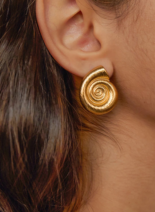 Ingrid Shell Stud Earrings | Sahira Jewelry